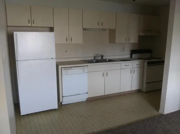 5901 Maple St, North Branch, MN 55056