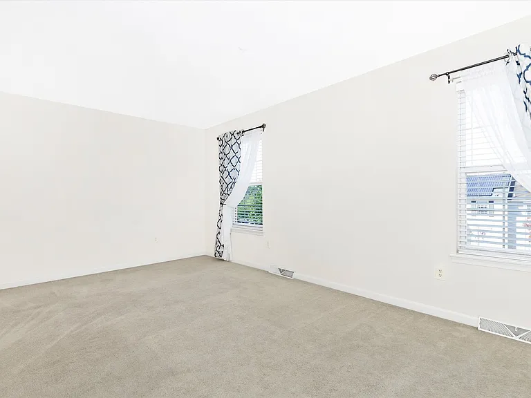 5621 Queen Anne Ct — Photo 16