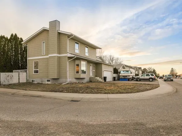 265 Sprague Way NE, Medicine Hat, AB T1B 3L9