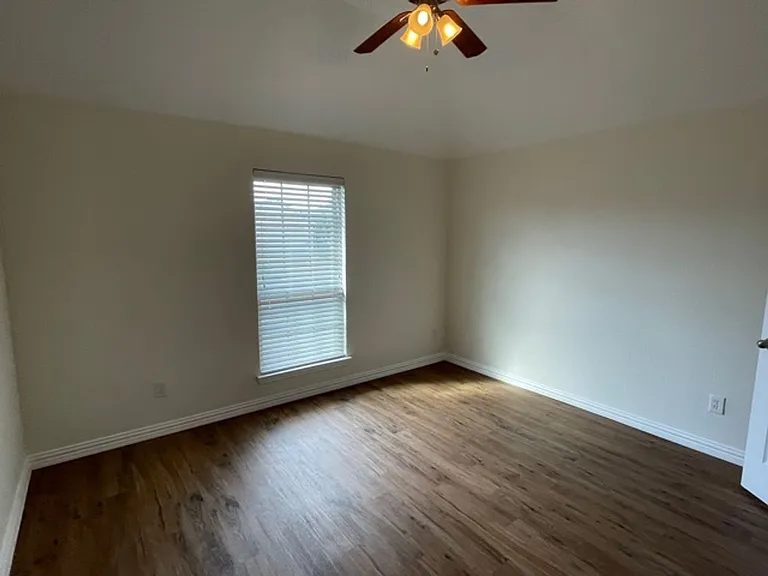 1601 White Willow Ln — Photo 14