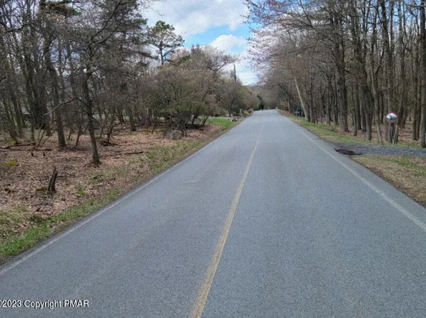 408 Fawn Ln, Albrightsville, PA 18210