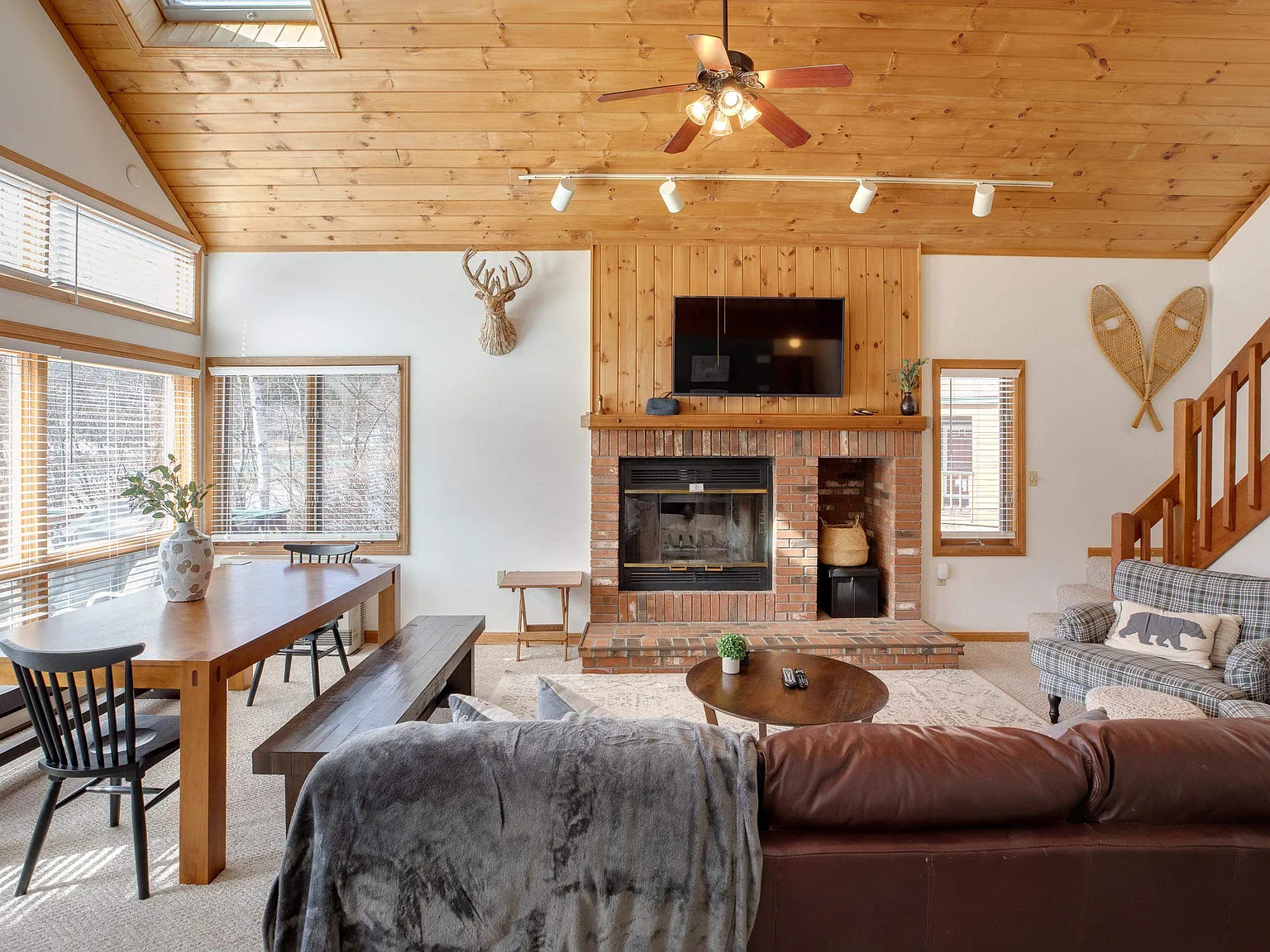 3 bed, 3.0 bath, 1560 sqft, $22,000 — Photo 1