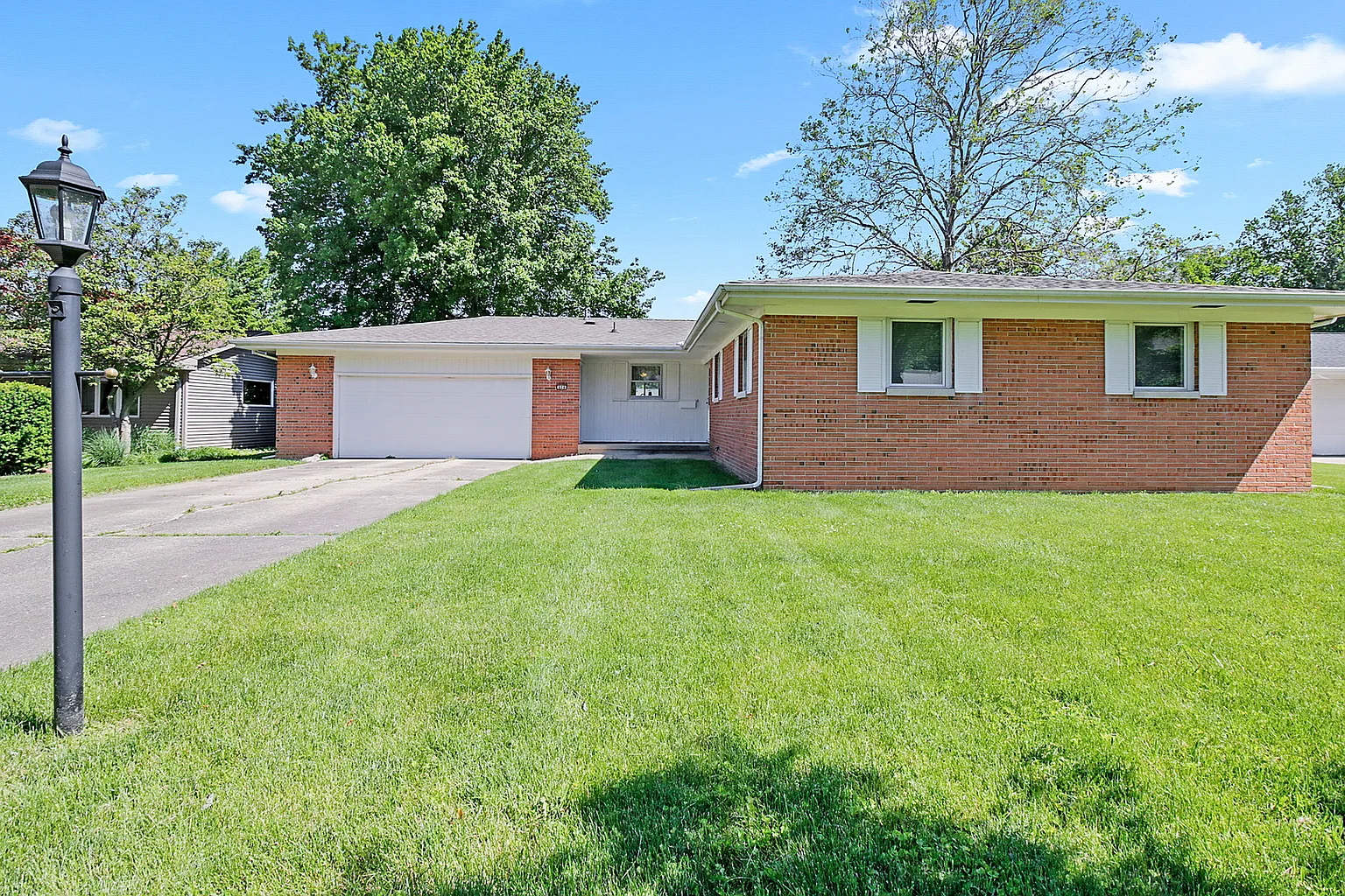 404 W Evergreen Ct photo 1
