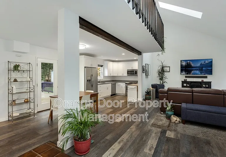 55 Hylebos Ave — Photo 4