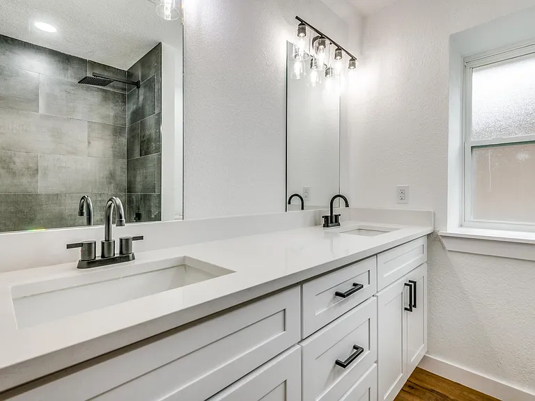 1108 Highpoint Rd — Photo 11