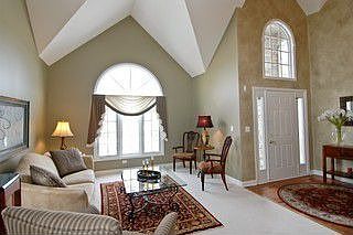 Foyer/Living Room