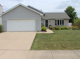 25009 S Cashel Bay Rd, Manhattan, IL 60442