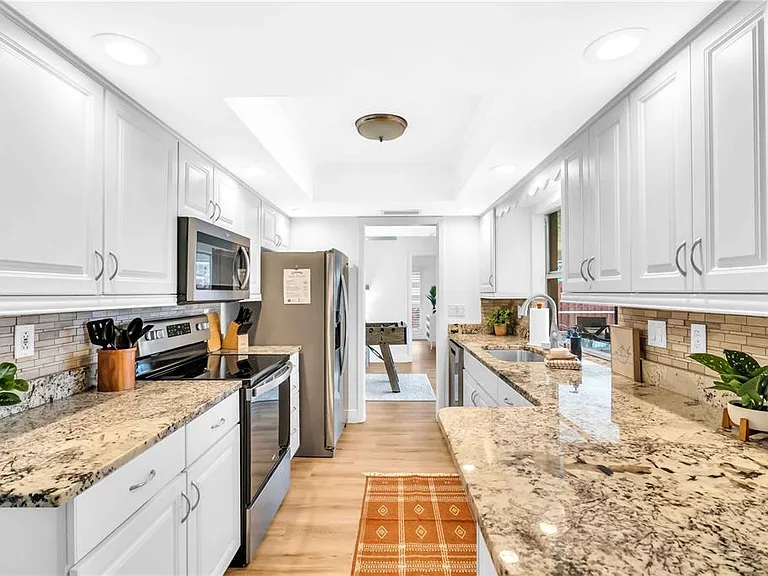 2921 Captiva Dr — Photo 20