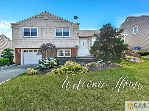 13 Lambert St, Woodbridge, NJ 07095