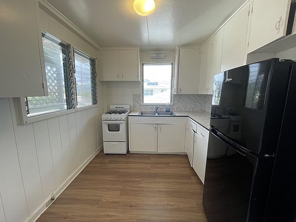 2nd image of 803-805A Lukepane Ave