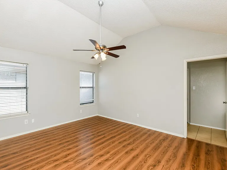 717 Parkwest Blvd — Photo 9