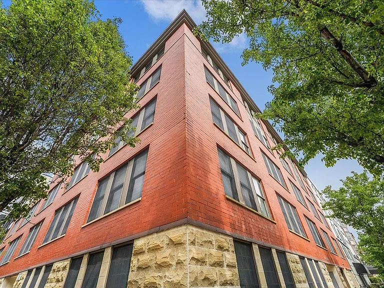 1100 Clinton St #101 — Photo 35