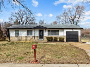 2037 Bella Clare Dr, Saint Louis, MO 63136