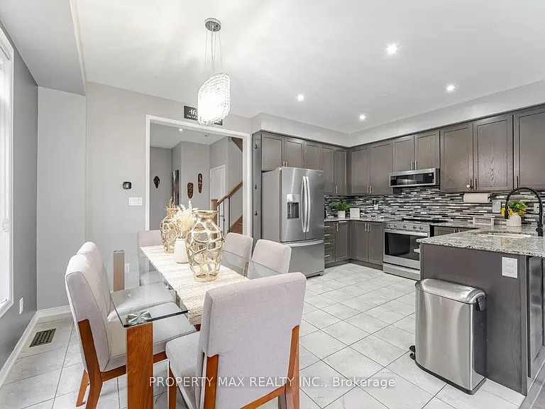 66 Rimrock Cres — Photo 8