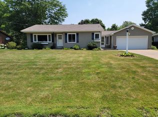 2821 Homestead Dr, Erie, PA 16506