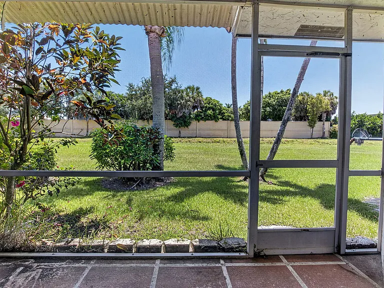 8108 Summer Shores Dr — Photo 27