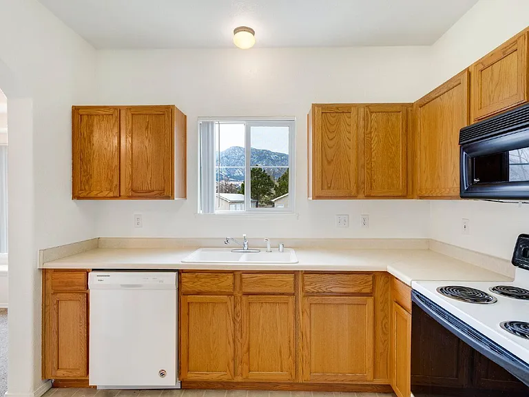 3625 Strawberry Field Grv #D — Photo 14
