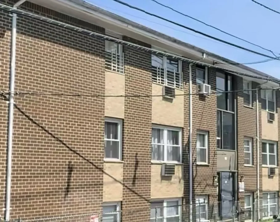 901 Stuyvesant Ave #1C