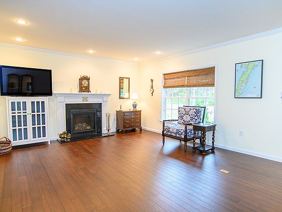 4th image of 28272 Fairway Dr