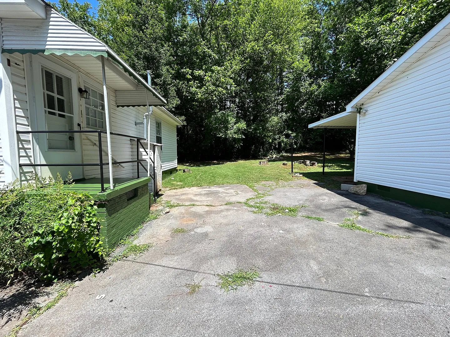 Cozy Cottage 2/1 House in South Rome- $995 — Photo 4