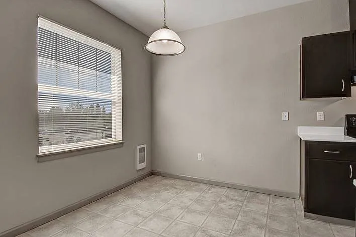 River Ridge Apartments — Photo 19