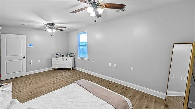 528 Grovewood Dr — Photo 13