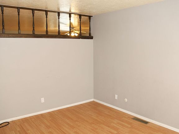 3rd image of 9904 Palmer Ct NW