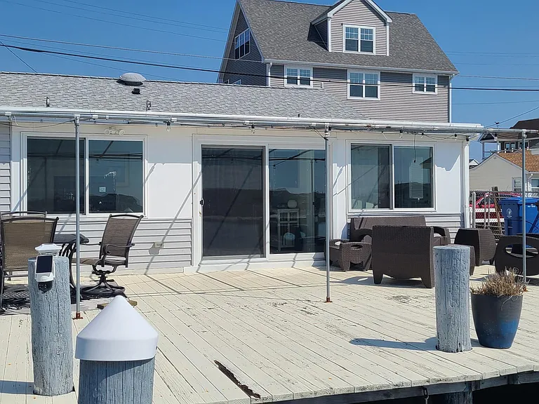 259 Joseph St — Photo 6