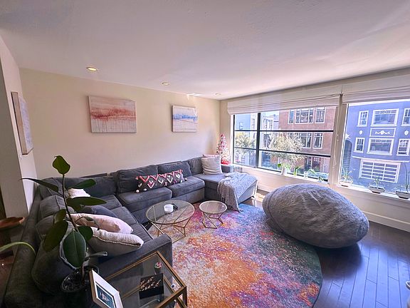 2nd image of 3010 Sacramento St APT 2