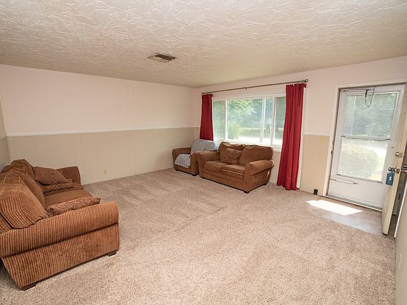 3rd image of 1302 Apache Dr