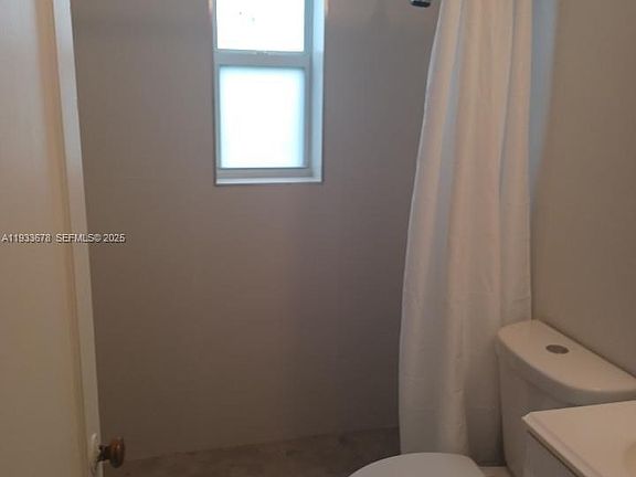3rd image of 6950 Byron Ave APT 7