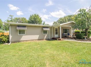 29302 Harriet St, Millbury, OH 43447