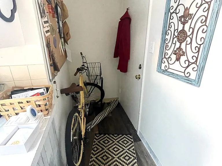1220 Washington Ave #4 — Photo 7