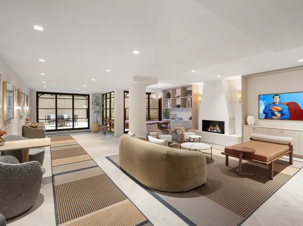 110 Central Park South image 44 of 48