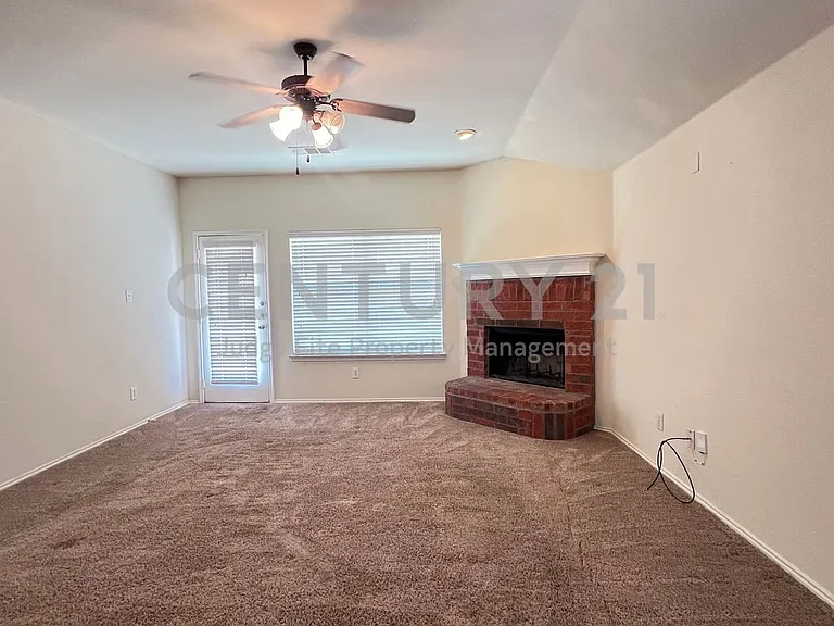 2049 Helmoken Falls Dr — Photo 4