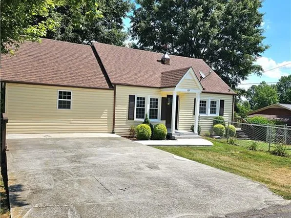 127 Waterfalls Ln, Wilkesboro, NC 28697