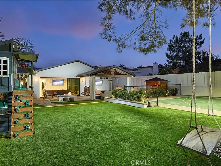 2140 Mountain Vista Dr — Photo 3