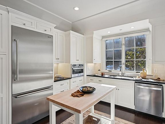 4th image of 1 Tamalpais Commons Lane