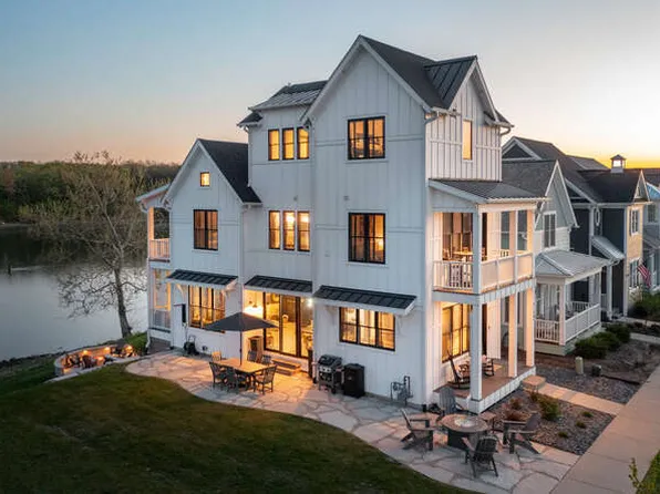 201 Leeward Way, Ottawa, IL 61350