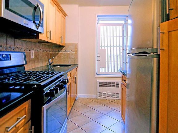2nd image of 277 E 207th St APT 4B
