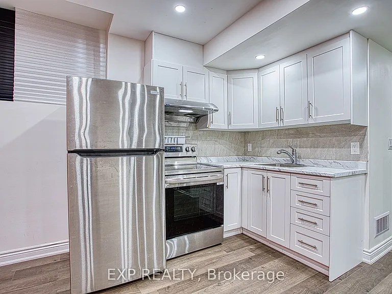 15 Riley Ave — Photo 7