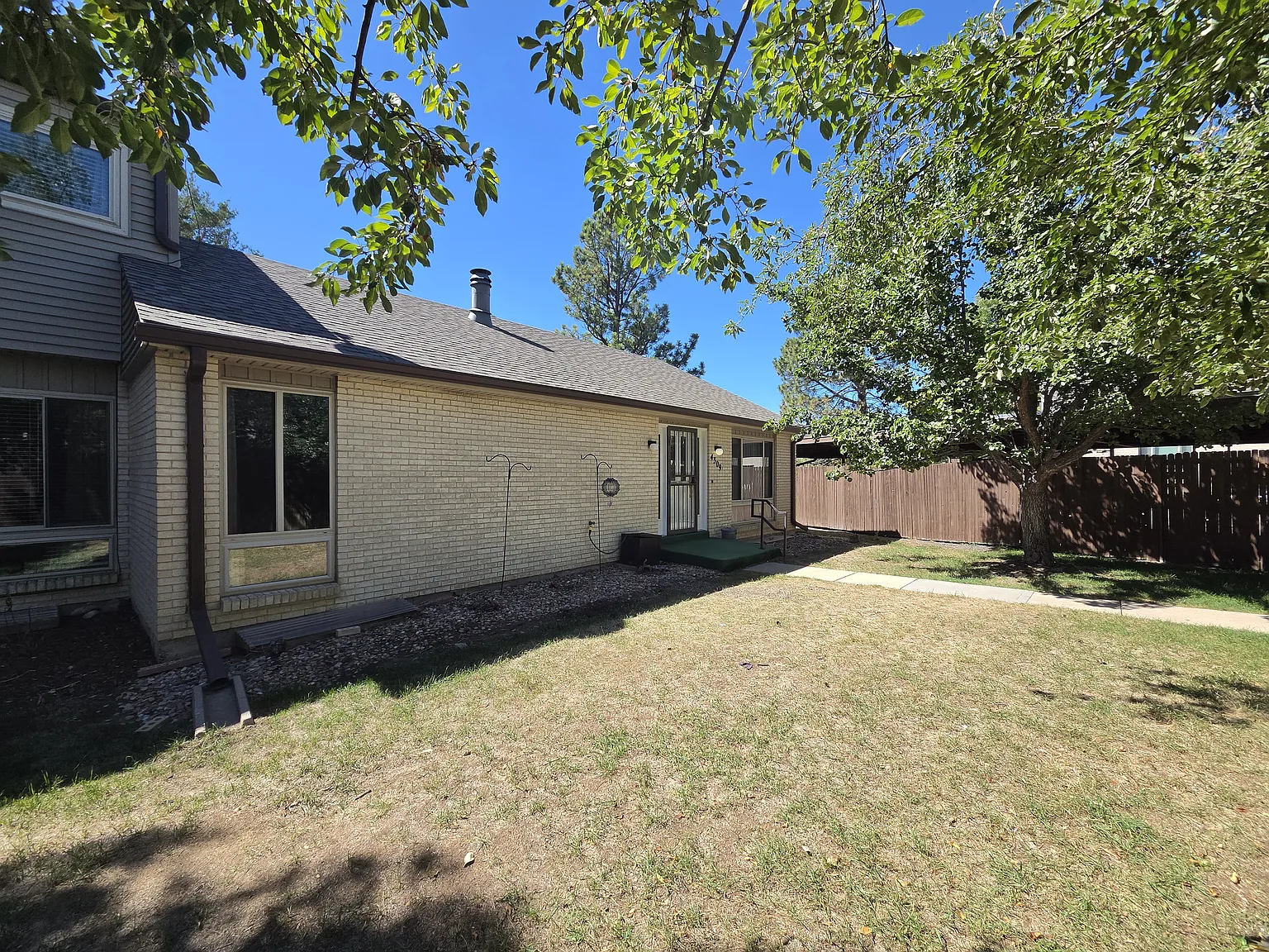 3 bed, 2415 sqft, $2,750 — Photo 1