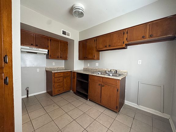 5th image of 3481 Dunn Rd