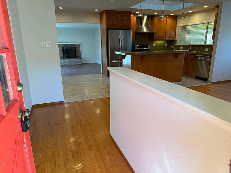 3378 Vanderbilt Way — Photo 4