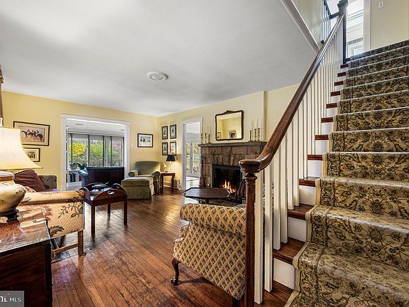 2nd image of 1033 Lenape Rd