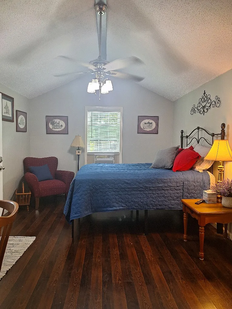 Studio, $1,395 — Photo 1