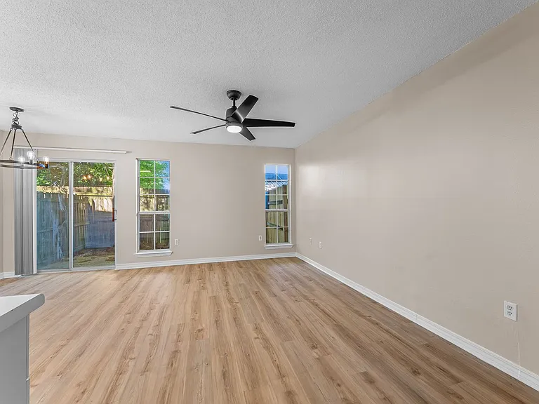 648 Virginia Oak Ct — Photo 14