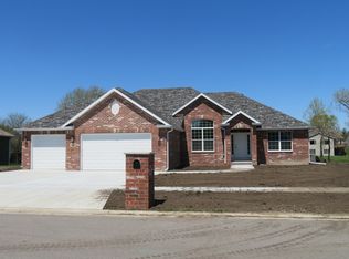 1428 Lakeside Ln, Morris, IL