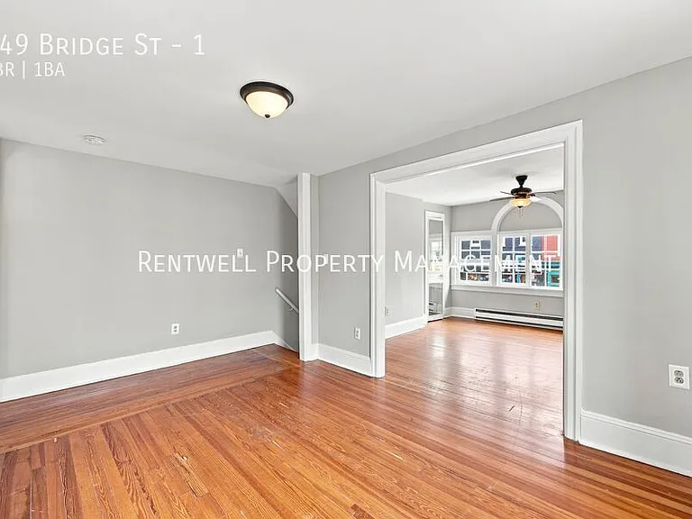 249 Bridge St #1 — Photo 4