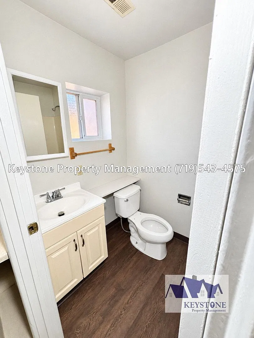 $425 Off 1st Month & App Fee Reimbursed! 1 Bed/1 Bath Apartment With Interior Entrance - $850/$850 — Photo 4